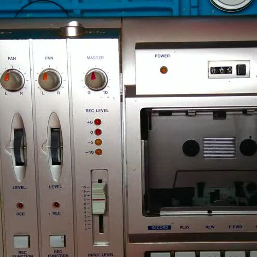 /articles/Tascam-MF-P01-Portastudio-Gav-Tries-to-Fix/img/full.jpg